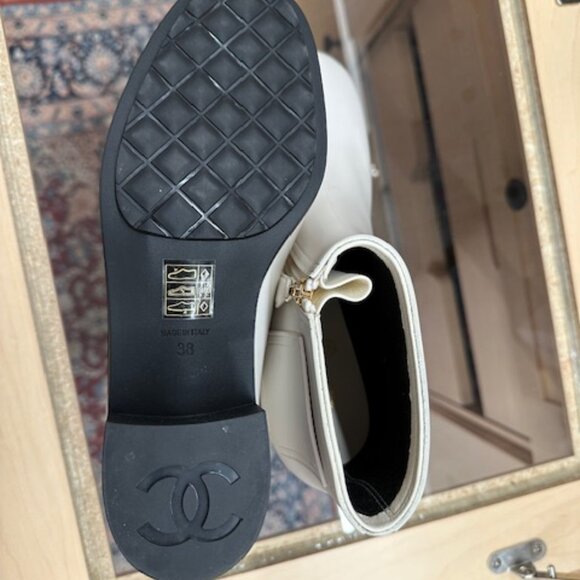 Chanel Interlocking CC Logo Size 38 Rubber Rain Boots - Picture 7 of 10